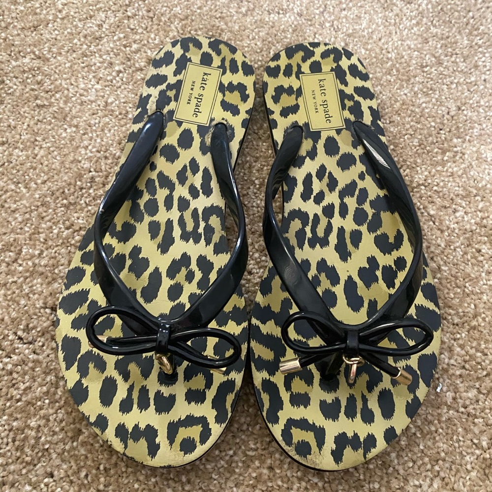 Kate Spade cheetah print flip flops size 7